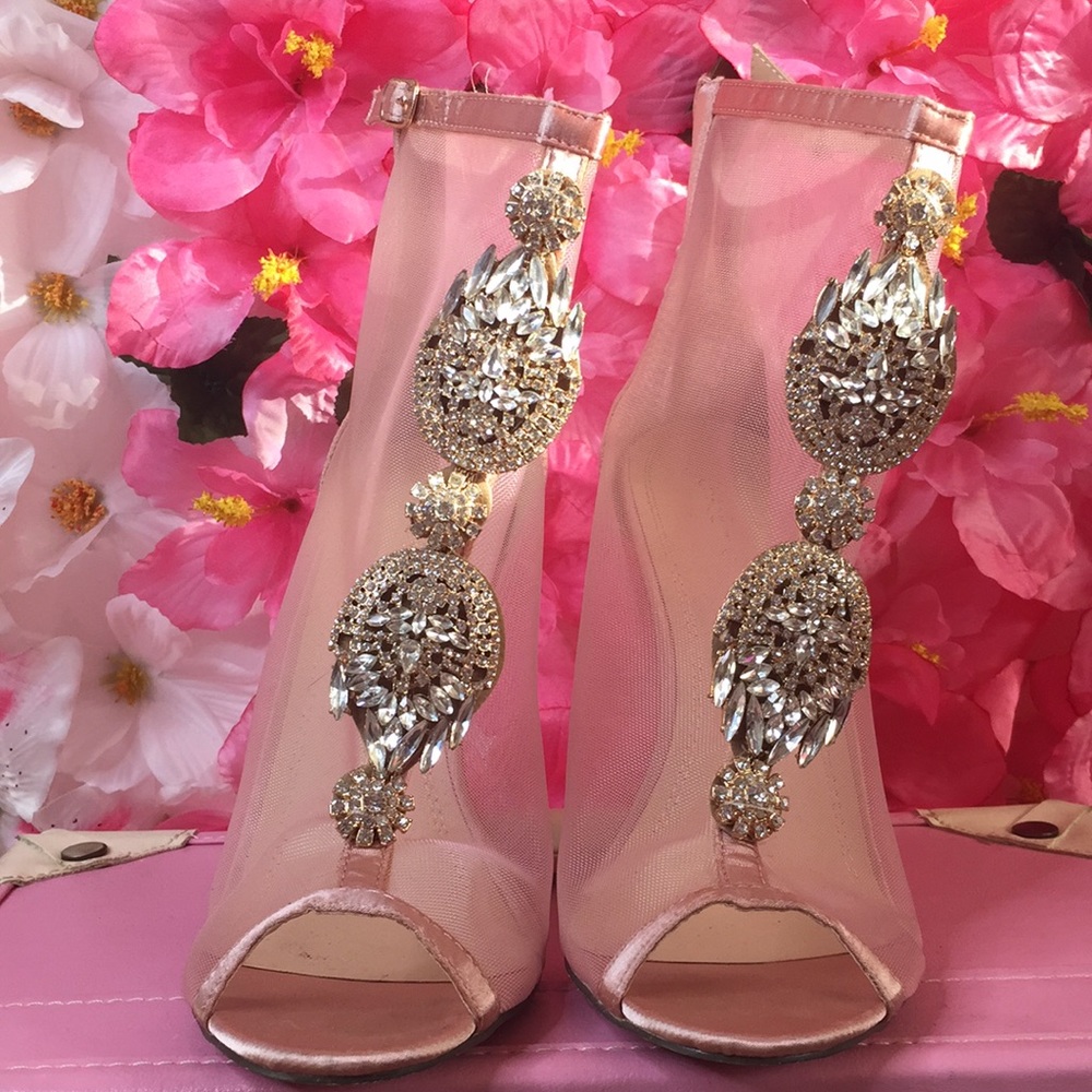CHASE + CHLOE booties - Used